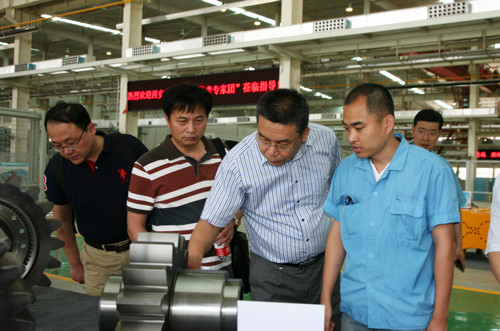 西安交大專家團(tuán)到西安煤機(jī)公司進(jìn)行技術(shù)指導(dǎo)